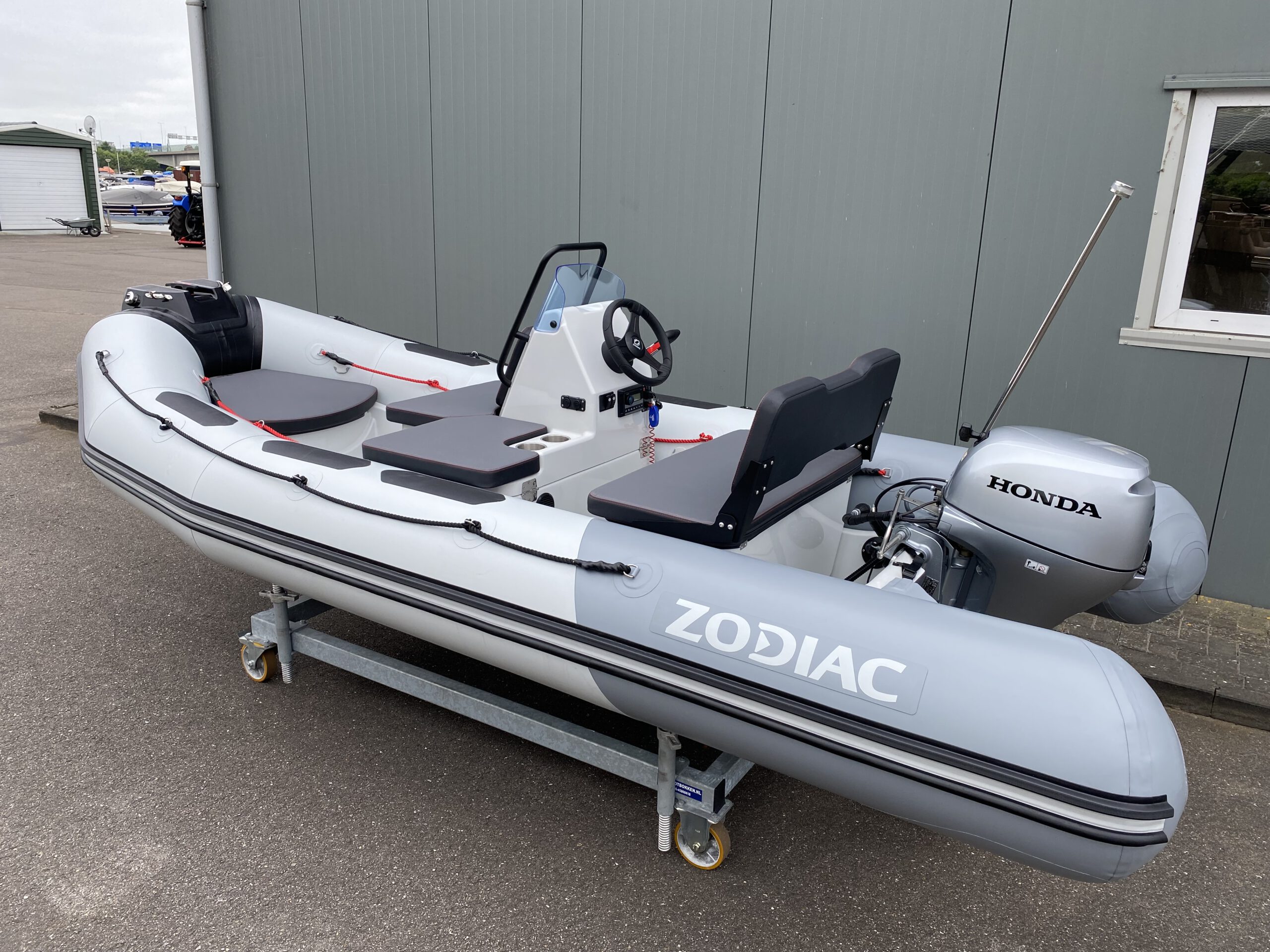 Zodiac 4.2 luxe - Watersport Centrum